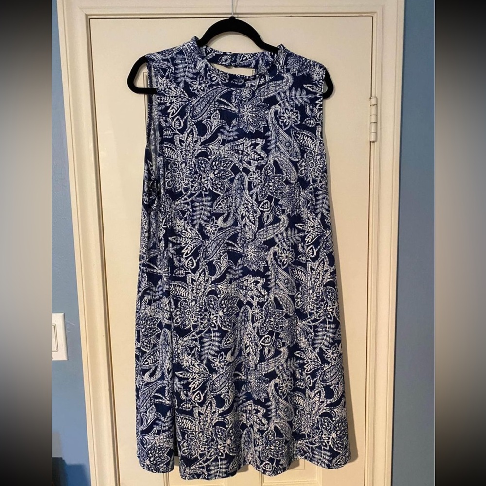 Women’s Macys Blue Patterned Swing Dress. never worn!!